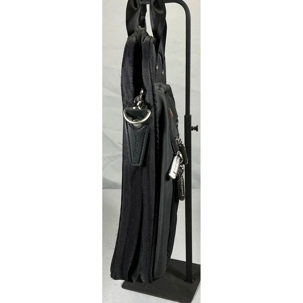 Targus Black Laptop Briefcase Messenger Bag Padded Computer Case Shoulder Strap
